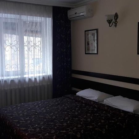 Salem On Tulebaeva Street Hotel Almaty Exterior foto